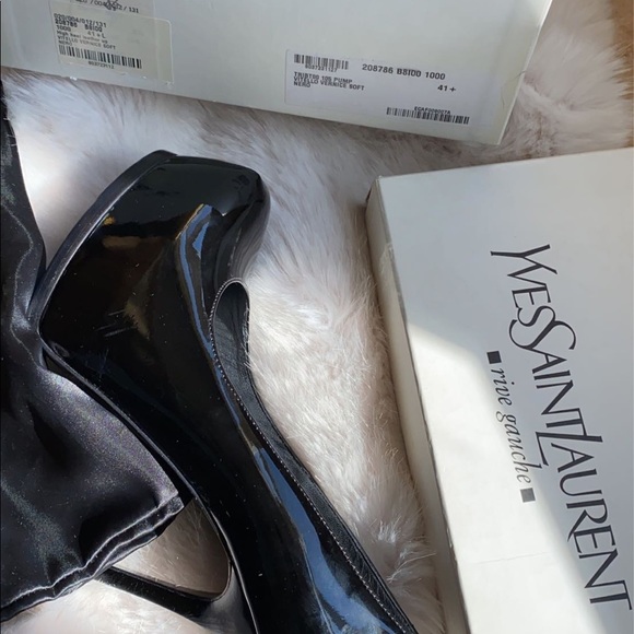 Shoes - Picture 5 of 8